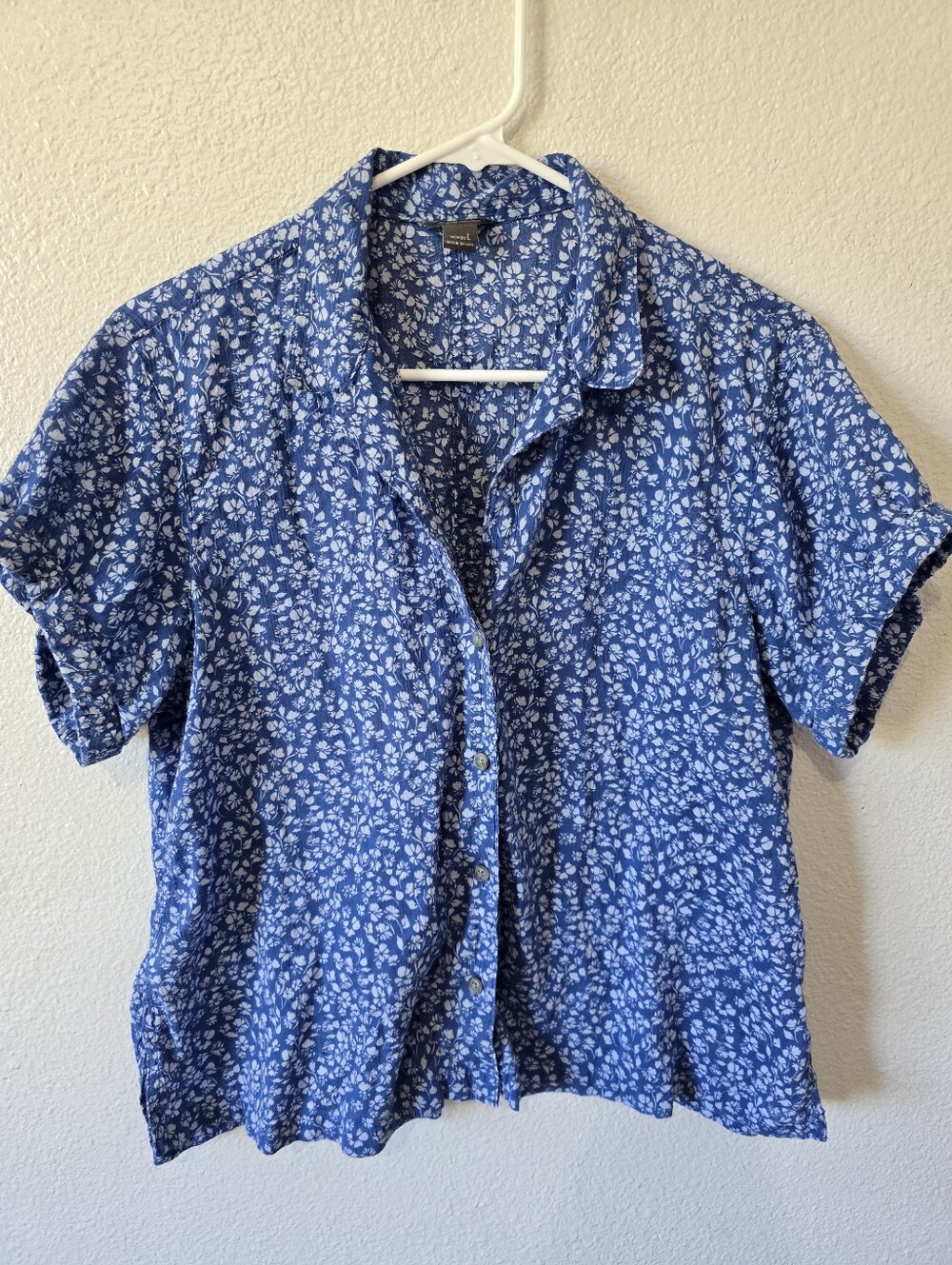 Eddie Bauer Blue Short-Sleeve Floral Button-Down Shirt, Large